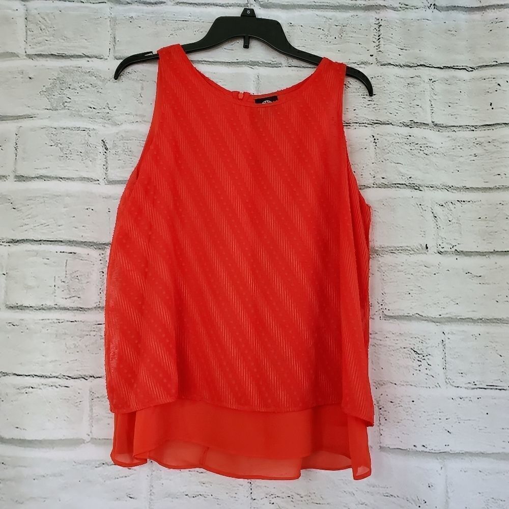 Bobeau red sleeveless tank split back  blouse